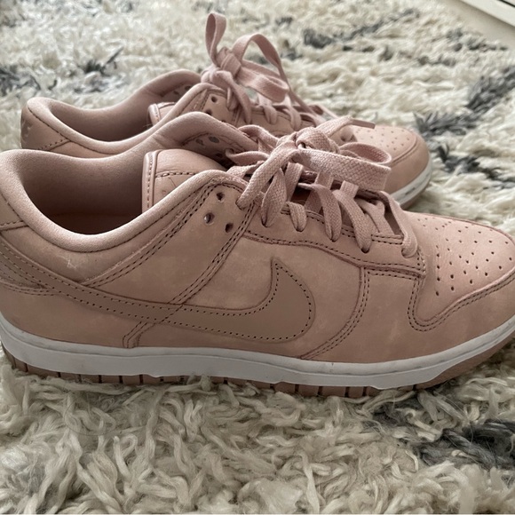 Womens dunk lows - Picture 2 of 6